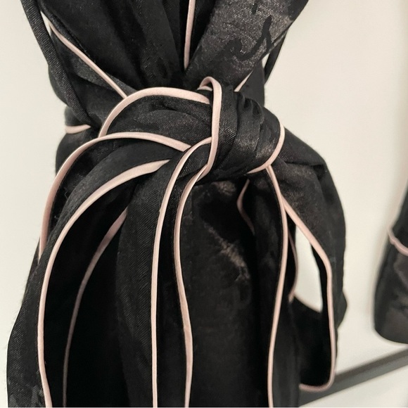 𝅺Victoria Secret Black Satin Robe with Ballet Pink Trim Women’s Lingerie - Picture 14 of 16